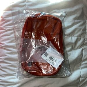 NEVER WORN! Everywhere belt bag 🧡